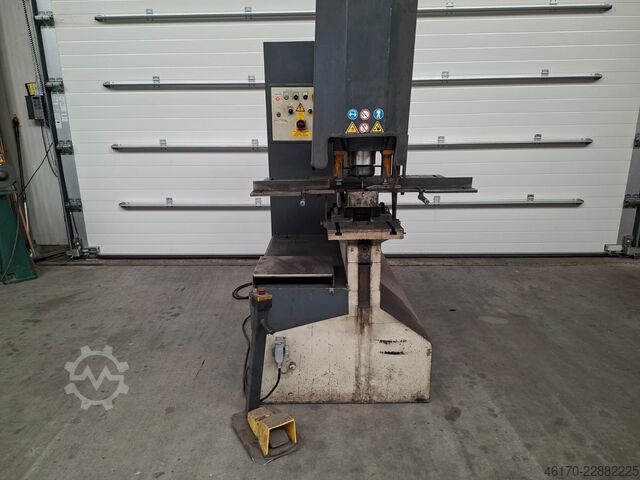Poinçonneuse Sahinler HP-115