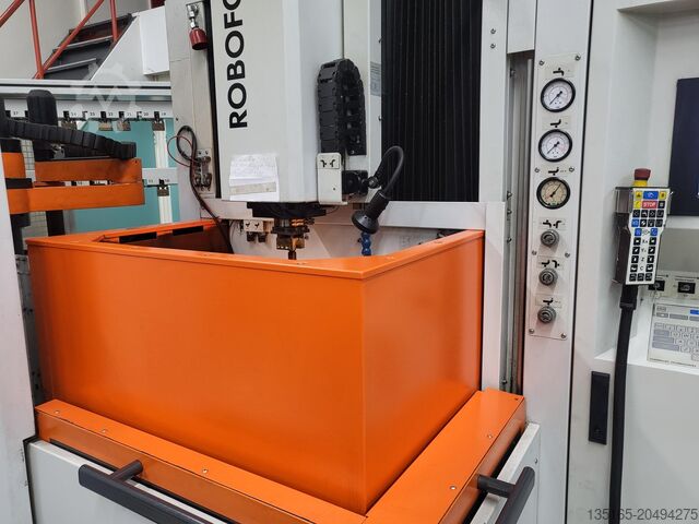 çinko kıvılcım erozyonu CHARMILLES roboform 35 met robot QCRI