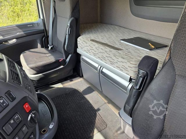 Standardowy ciągnik siodłowy DAF XF 460 Standard + Krone Gardine Coiler Standard