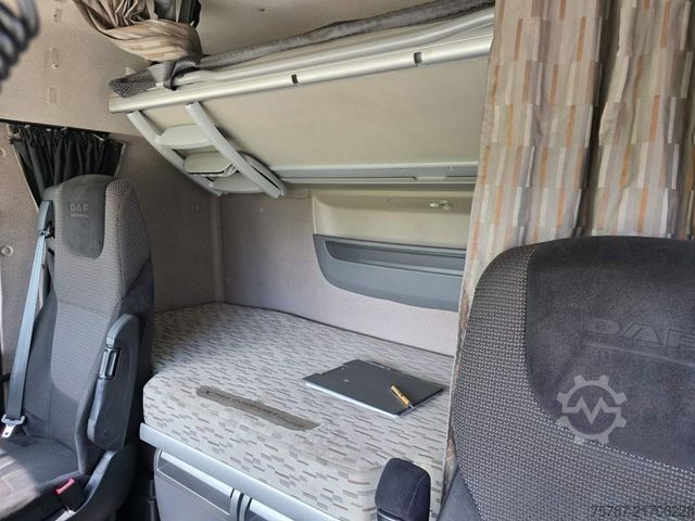 Standardowy ciągnik siodłowy DAF XF 460 Standard + Krone Gardine Coiler Standard