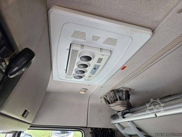 Standardowy ciągnik siodłowy DAF XF 460 Standard + Krone Gardine Coiler Standard