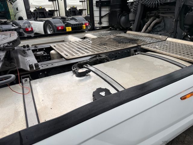 Standardowy ciągnik siodłowy IVECO STRALIS S-WAY 510 AS440S51T/FP ADR INTARDER