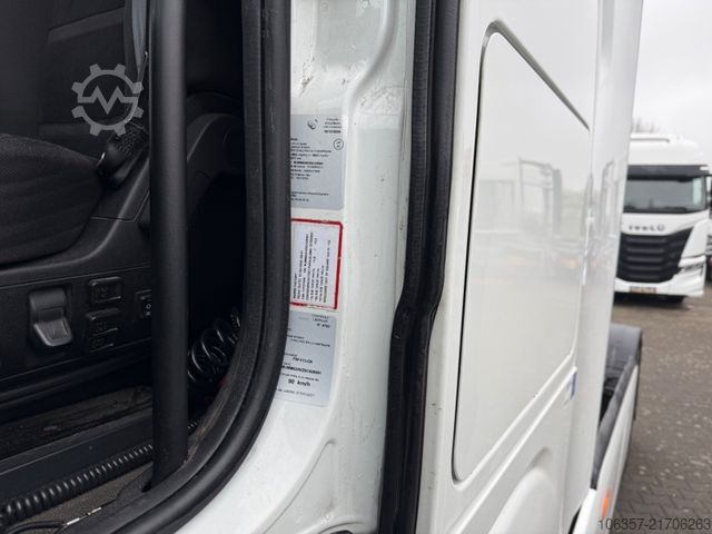 Standardowy ciągnik siodłowy IVECO STRALIS S-WAY 510 AS440S51T/FP ADR INTARDER