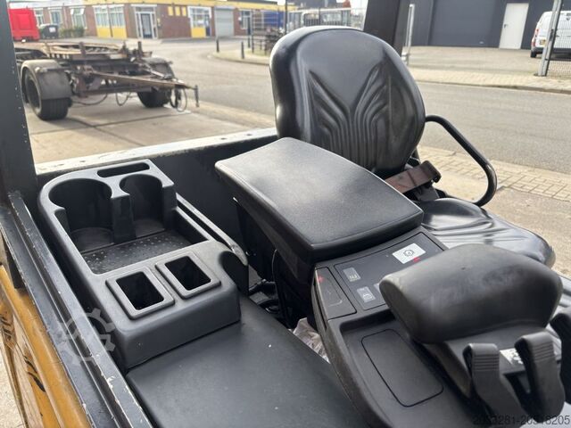 Electric 4-wheel forklift Caterpillar 2EP5000