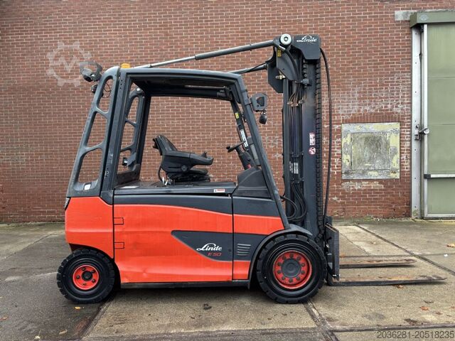 Chariot élévateur électrique à 4 roues Linde E50HL-01