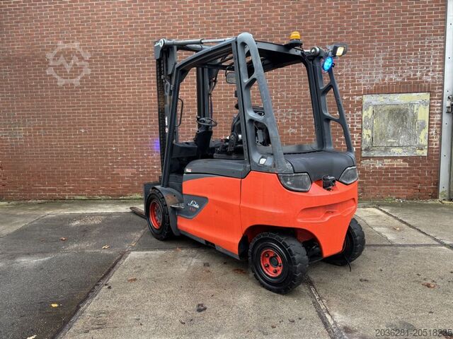 Chariot élévateur électrique à 4 roues Linde E50HL-01