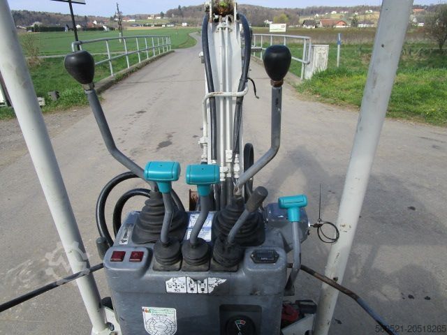 Minigraafmachine Takeuchi TB 108 - mechan. Schnellwechsler MARTIN + 2 Löffel