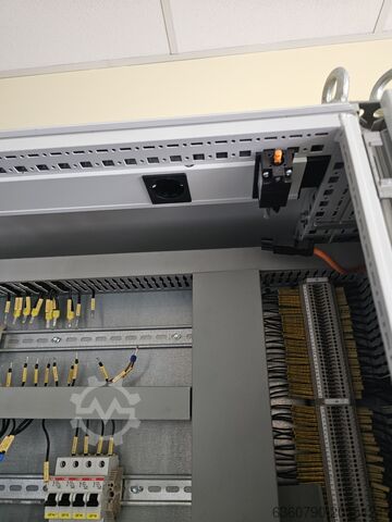 Schaltanlage und Schaltfeld Axis Industries / Rittal TS8 industrial cabinet group