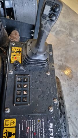 Kerekes rakodó Pitbull X27-45CRT