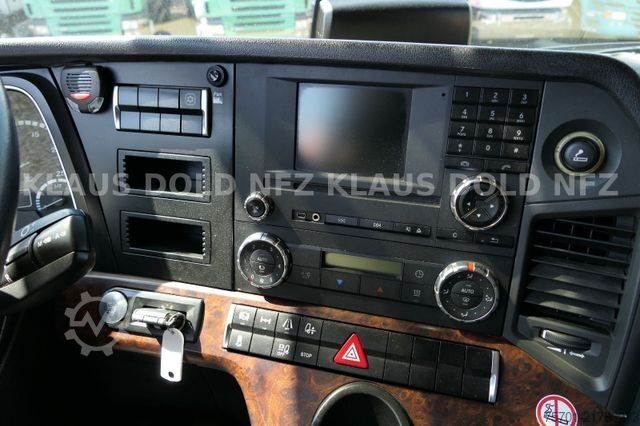 Sandučar kamion MERCEDES-BENZ Actros 1842 Koffer Vollluft LBW Kamera