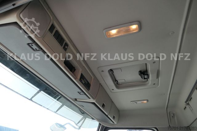 Dobozos teherautó VOLVO FM 9-260 Koffer Kamera LBW
