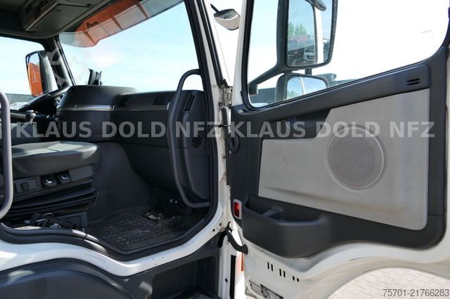 Dobozos teherautó VOLVO FM 9-260 Koffer Kamera LBW