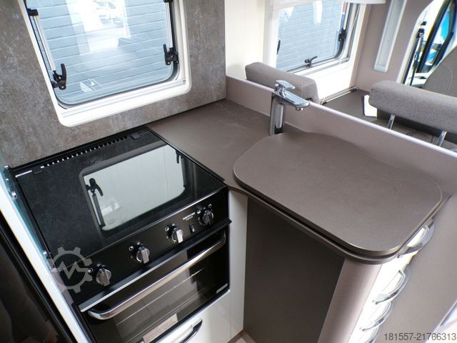 Halvintegrerad husbil BÜRSTNER Lyseo TD 690 G Harmony Line, Backofen, Navi