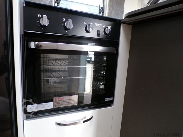 Halvintegrerad husbil BÜRSTNER Lyseo TD 690 G Harmony Line, Backofen, Navi