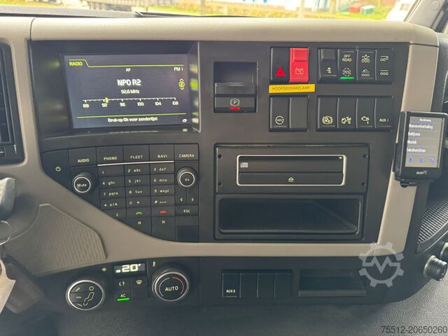 Chassis met cabine Volvo FM 410 / 8X4 / I-Shift / ADR / Tridem / TUV: 6-...