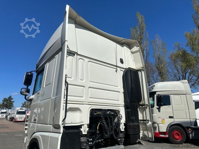 Standardowy ciągnik siodłowy DAF XF530 FT 2 Tanks 1180L Euro6e Retarder Xenon