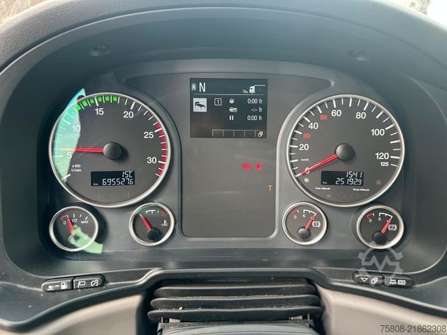 Felépítménycserélő teherautó MAN TGX 26.460 XLX BDF Multi 2 Tanks Intarder ACC