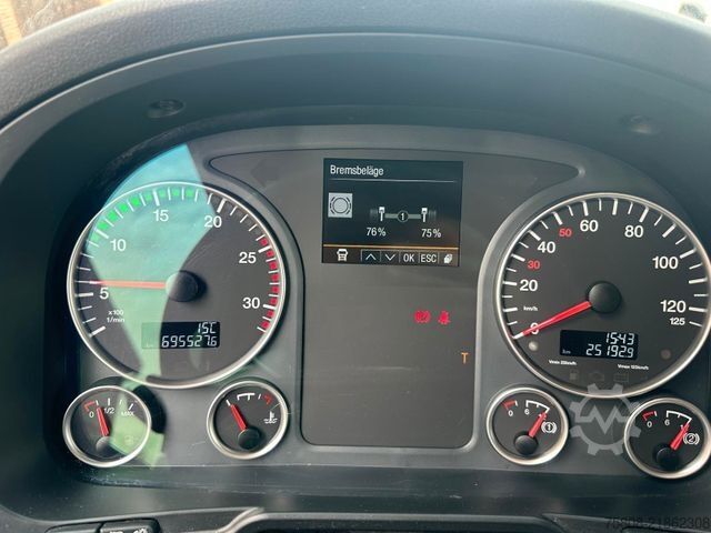 Felépítménycserélő teherautó MAN TGX 26.460 XLX BDF Multi 2 Tanks Intarder ACC