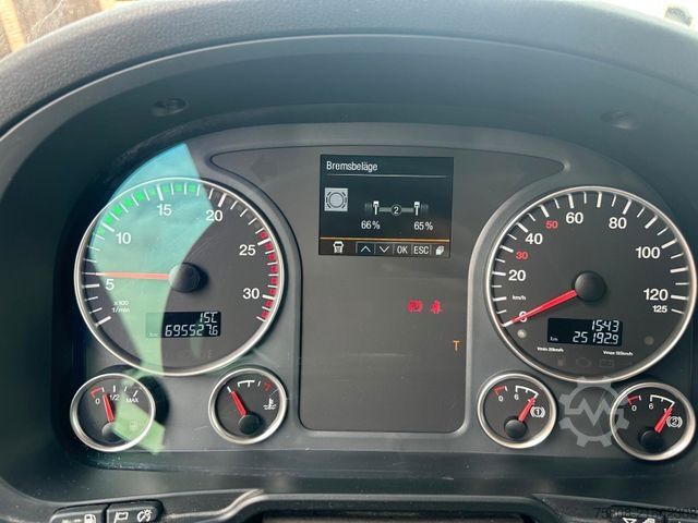 Felépítménycserélő teherautó MAN TGX 26.460 XLX BDF Multi 2 Tanks Intarder ACC