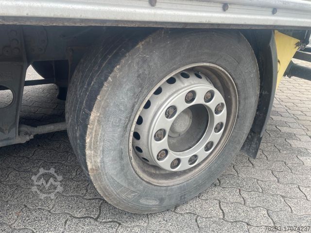 Düz kasa kamyon DAF XF 460 FAR LowDeck