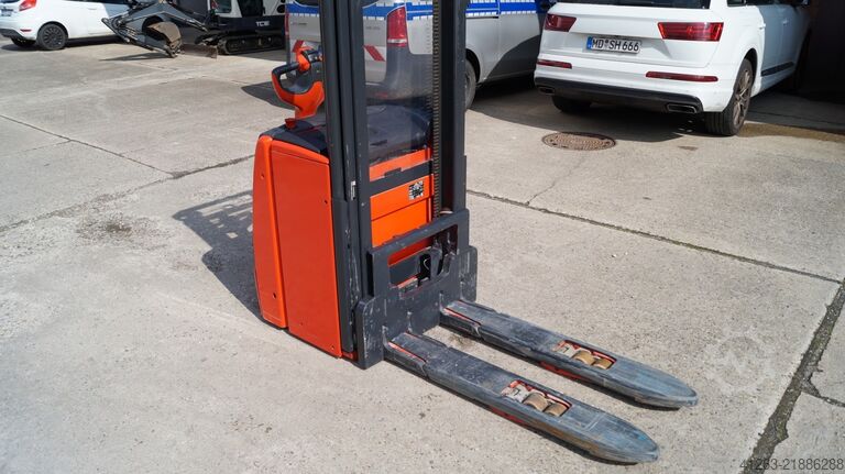 Kézi emelő Linde L14 i