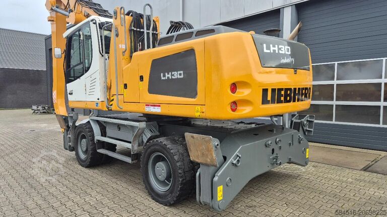Material handler Liebherr LH30