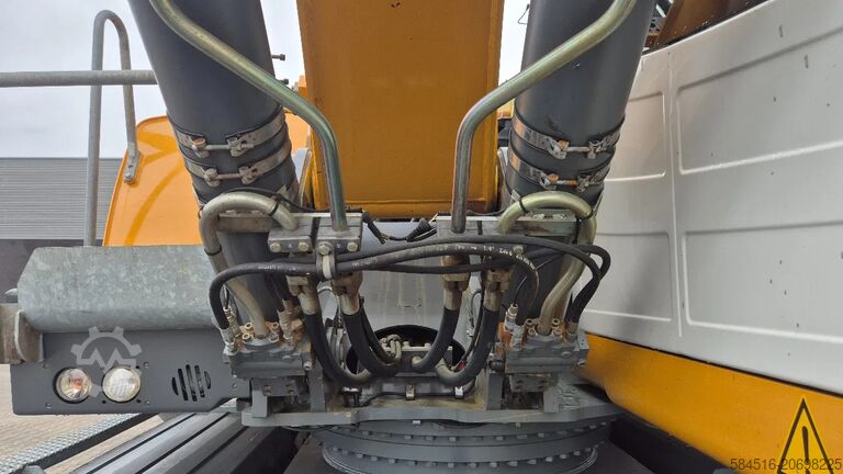 Material handler Liebherr LH30