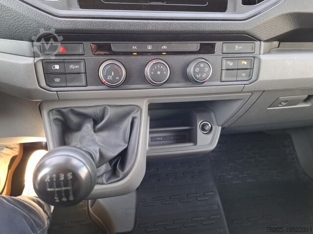 Panelová dodávka Volkswagen Crafter 35 2.0 TDI L2H2 FWD (EURO 6d-TEMP) KAM