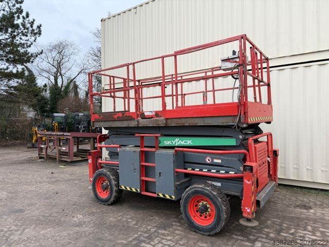 Arbejdsplatform Skyjack SJ8841RT 4x4 Diesel / 14.5 Meter