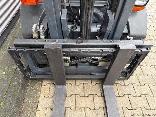 LPG Forklifts Linde H30T-02