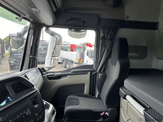 Transportador de madera MAN TGS 33.520 6x6 BL Kurzholz Plattform Epsilon Kran