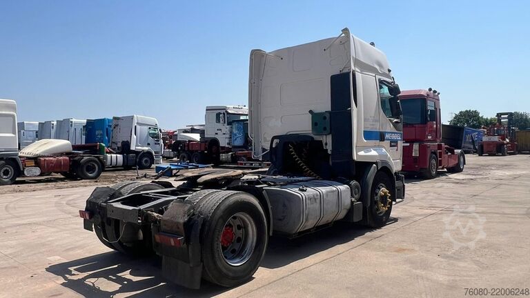 Standaard trekker Renault Premium 400 (POMPE MANUELLE / MANUAL PUMP / EUR...