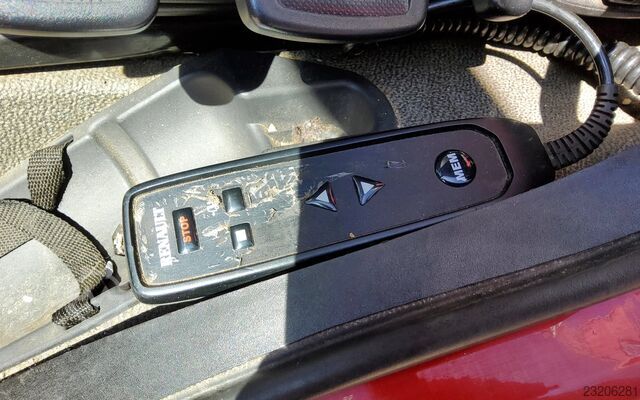  Renault D 220.12 - ACC. - 99-BKN-5 - ALLE MILIEUZONES T...