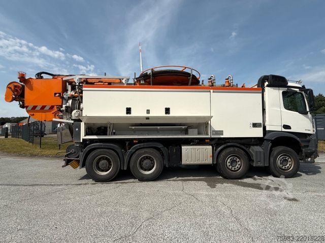 Camião-cisterna de vácuo MERCEDES-BENZ Arocs 3753 8x4 Wiedemann Super1000