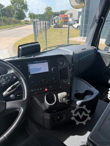 Camião-cisterna de vácuo MERCEDES-BENZ Arocs 3753 8x4 Wiedemann Super1000