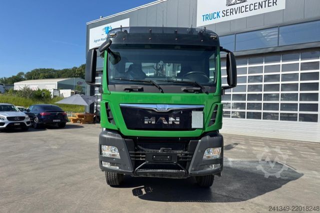 Hákový nosič kontejnerů MAN TGS 35.480 8x4 Moser