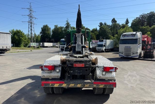 Hákový nosič kontejnerů MAN TGS 35.480 8x4 Moser