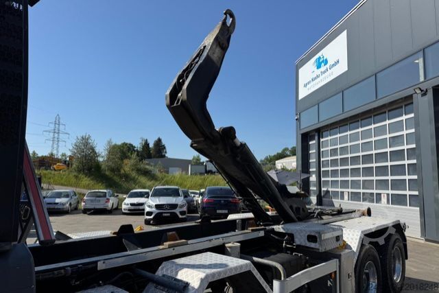 Hákový nosič kontejnerů MAN TGS 35.480 8x4 Moser