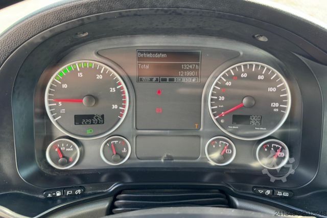 Hákový nosič kontejnerů MAN TGS 35.480 8x4 Moser