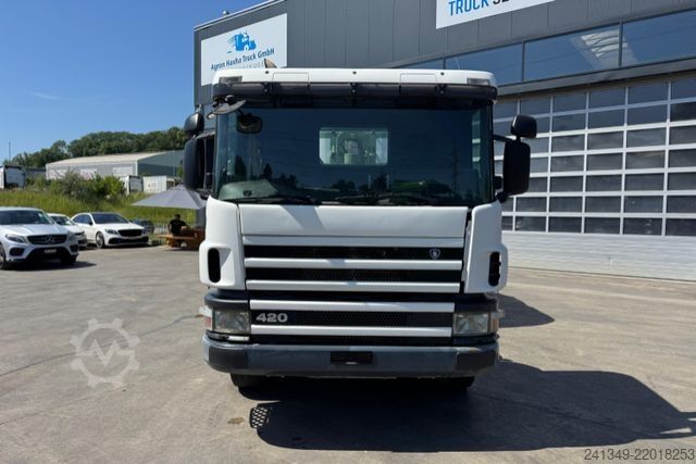 Caminhão para fins especiais SCANIA P380 8x4 Silo 12m3