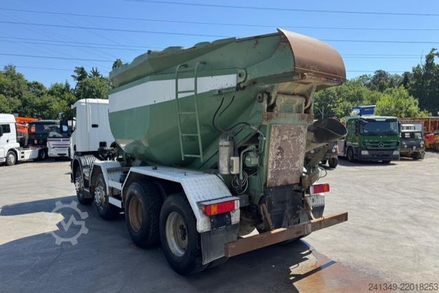 Caminhão para fins especiais SCANIA P380 8x4 Silo 12m3