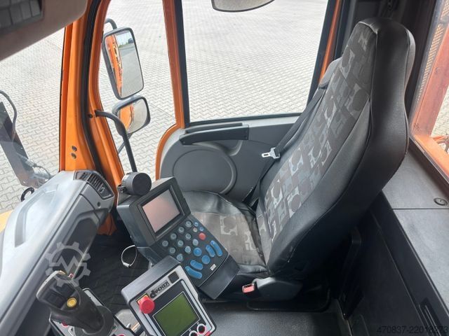Caminhão para fins especiais UNIMOG U 423 / Mähausstattung Dücker / Salzstreuer