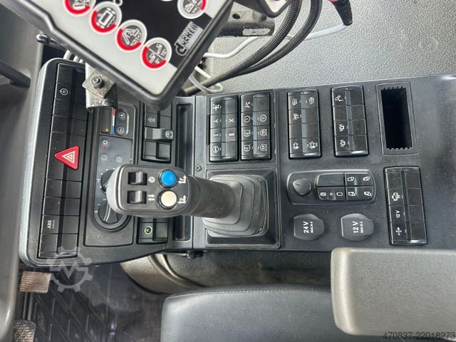 Caminhão para fins especiais UNIMOG U 423 / Mähausstattung Dücker / Salzstreuer