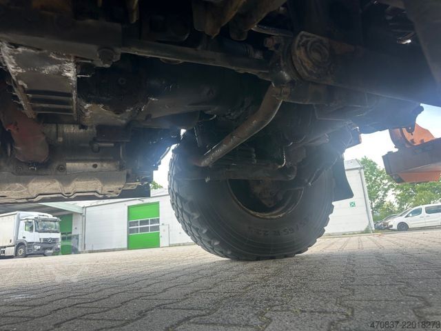 Caminhão para fins especiais UNIMOG U 423 / Mähausstattung Dücker / Salzstreuer