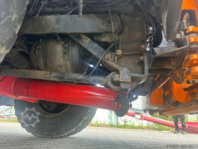Caminhão para fins especiais UNIMOG U 423 / Mähausstattung Dücker / Salzstreuer