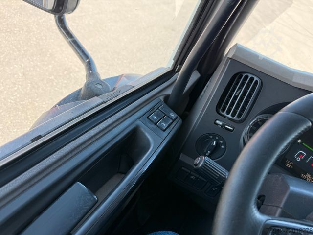 Valníkový nákladní automobil s plachtou DAF LF 260 LBW BLATT/LUFT KLIMA