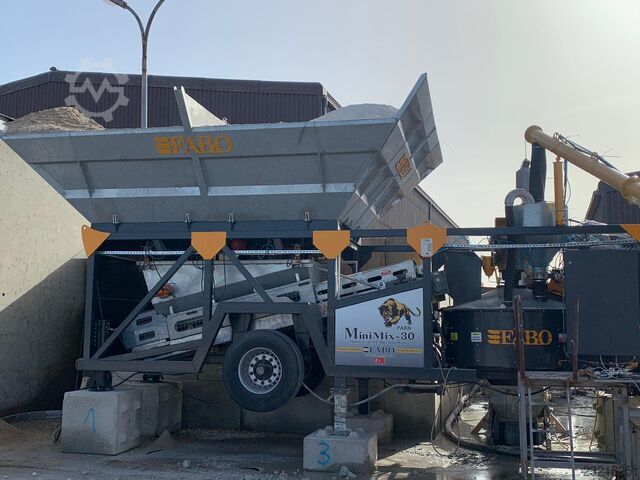 Mobil betongyártó üzem FABO Mobile Concrete Batching Plant 30 m3/h Mobile Concrete Batching Plant