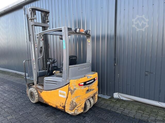 Ηλεκτρικό περονοφόρο 3 τροχούς Jungheinrich EFG220