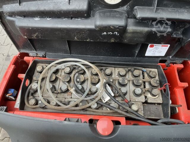 Στοίβαξη πεζών Linde L12L