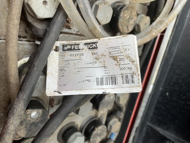 Στοίβαξη πεζών Linde L12L